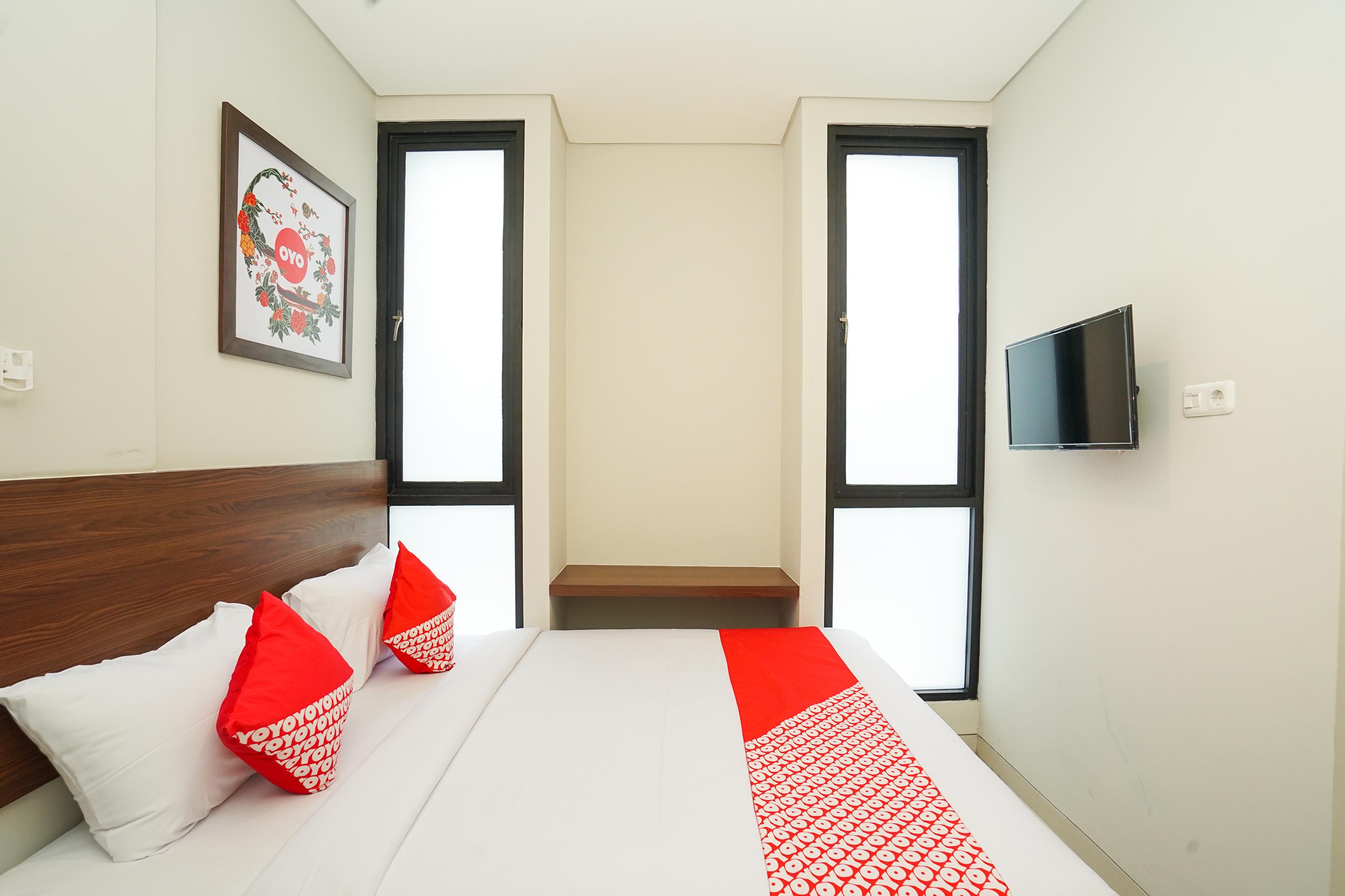 Super Oyo Capital O 449 The Colins Hotel Keputih Luaran gambar
