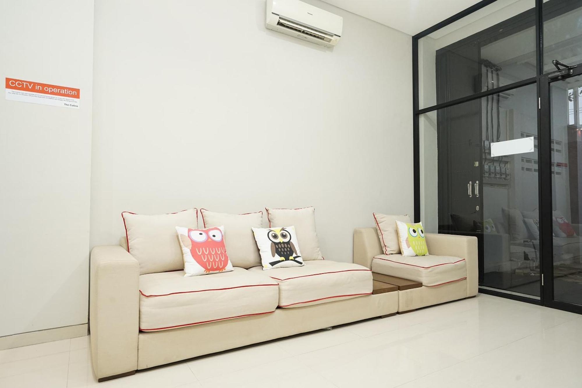Super Oyo Capital O 449 The Colins Hotel Keputih Luaran gambar
