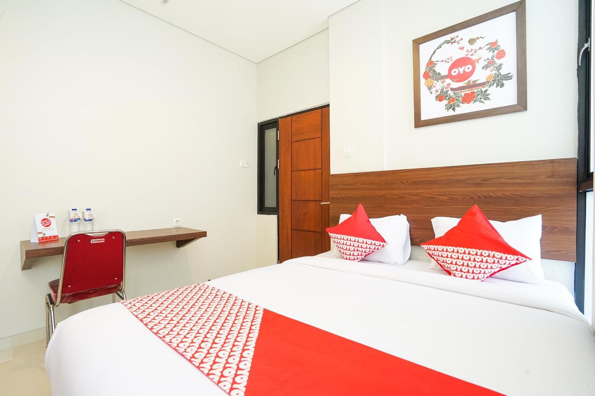 Super Oyo Capital O 449 The Colins Hotel Keputih Luaran gambar